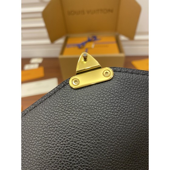 Louis Vuitton  M45773